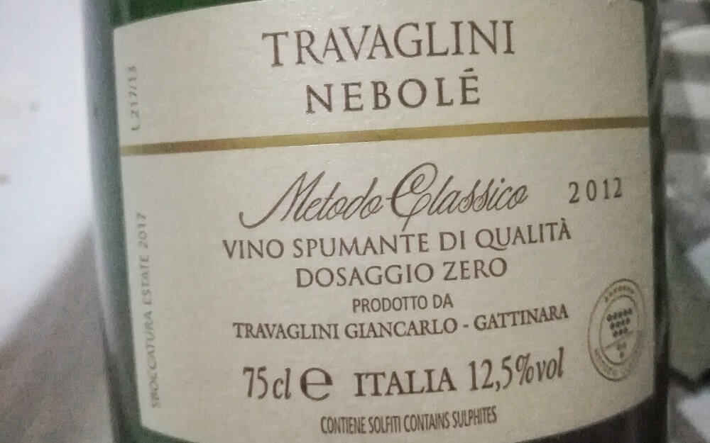 Retro-etichetta di un metodo classico da uve Nebbiolo