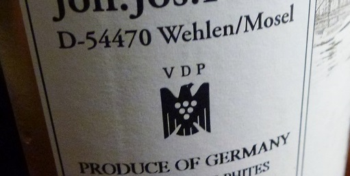 Simbolo Associazione Vini Tedeschi su un'etichetta